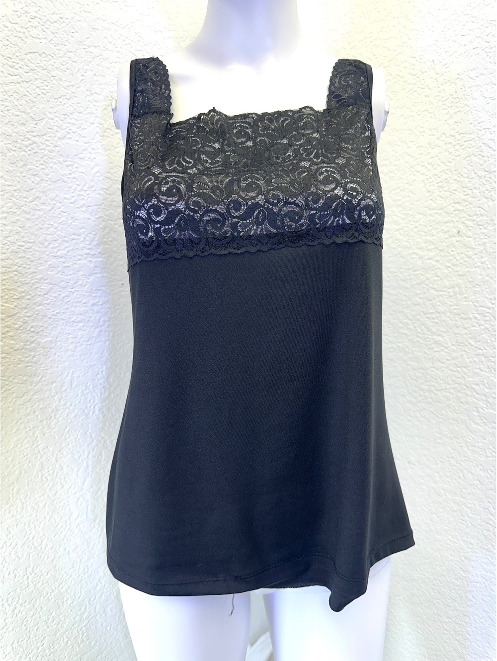 Y2K Women’s Sz L Cabernet Black Lace Camisole Adjustable Straps
